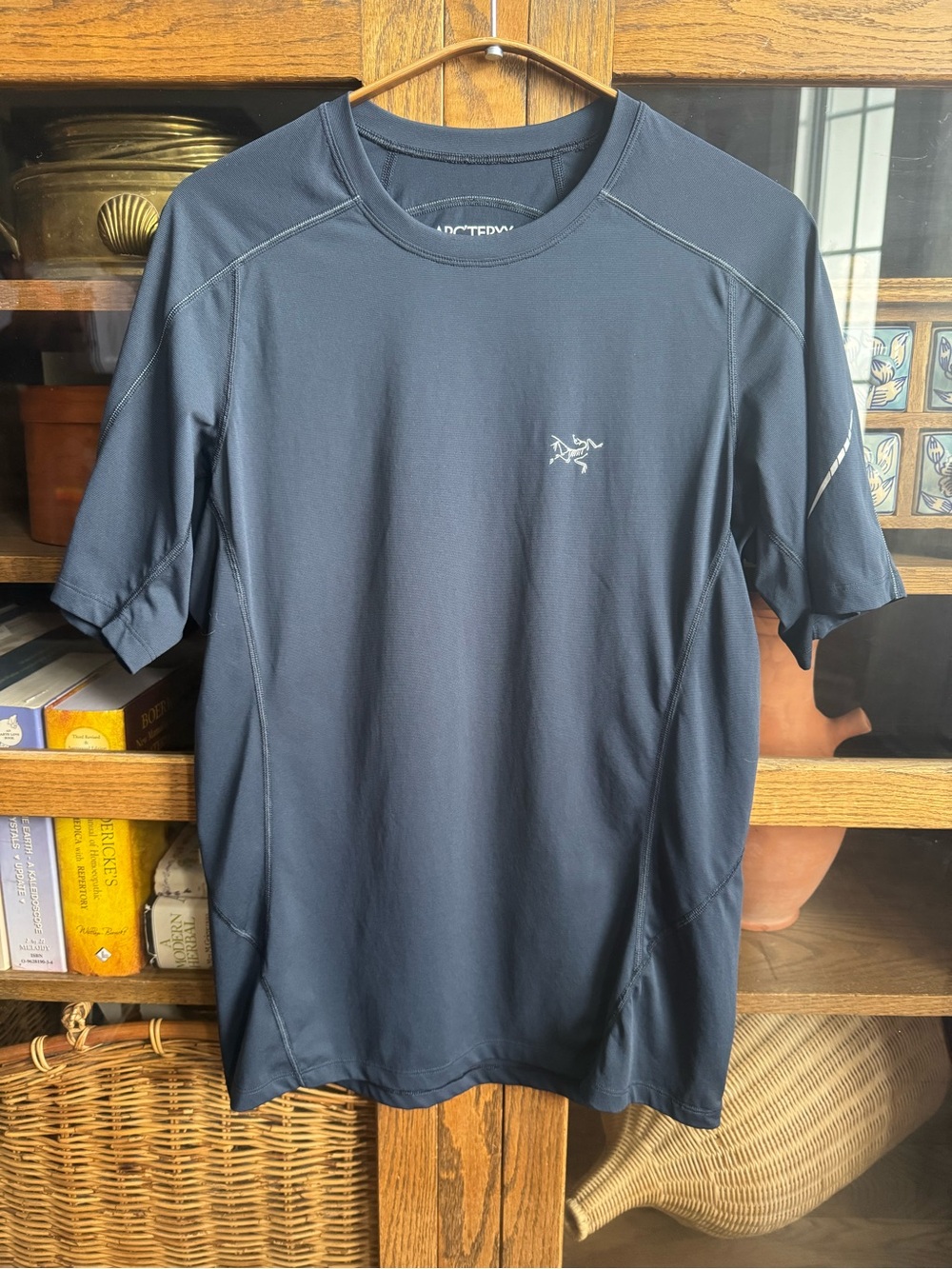 Arc'teryx Men's Short-Sleeve Technical Tee - Dark Blue